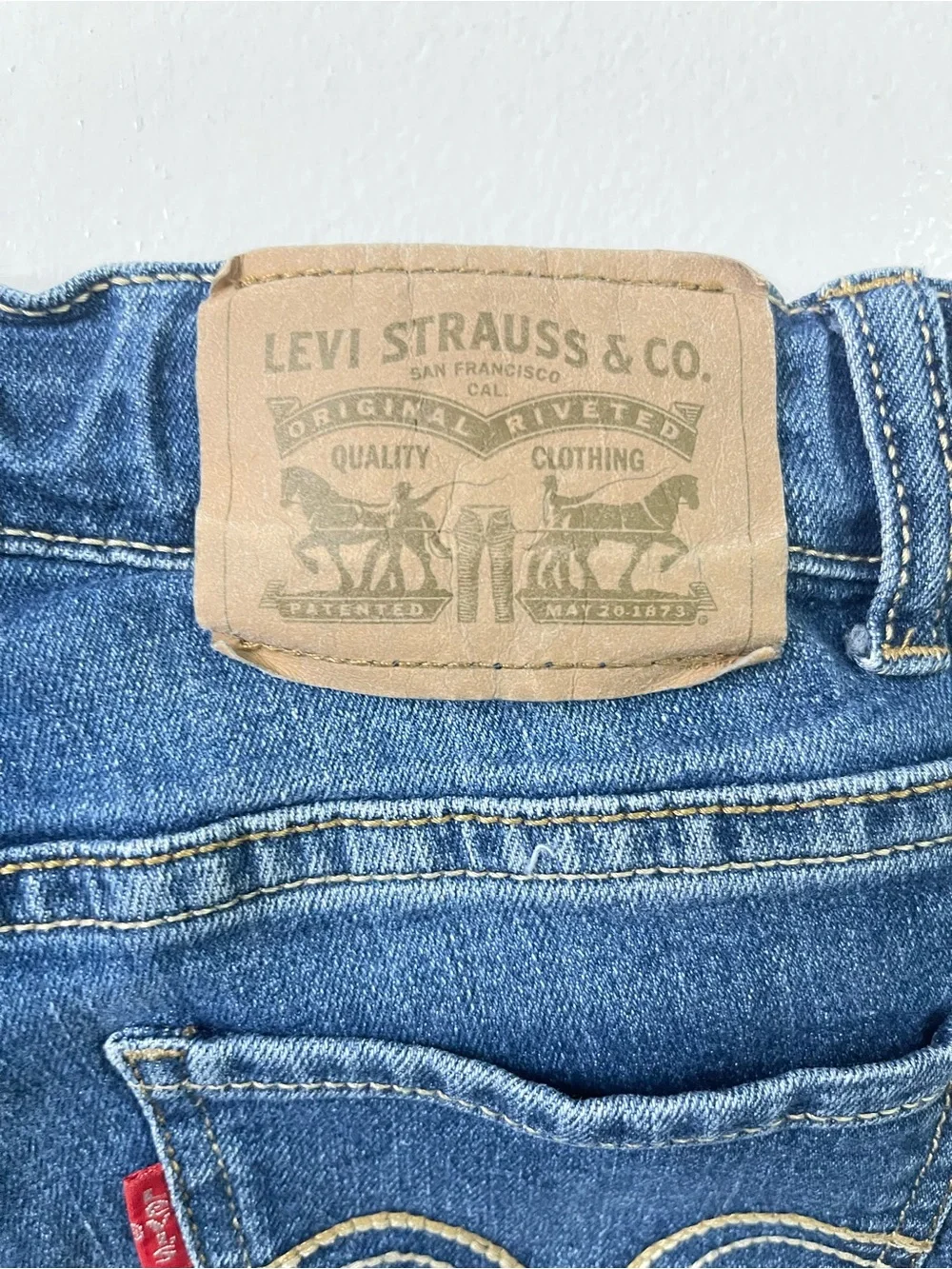 Levi's Boyfriend Distressed Medium Wash Jeans Girls Size 12 Reg